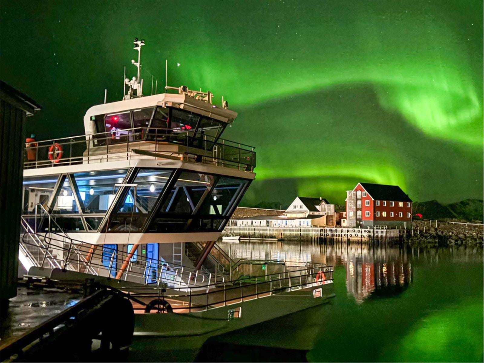 Silent hybrid-electric cruise on the Tromsø fjord